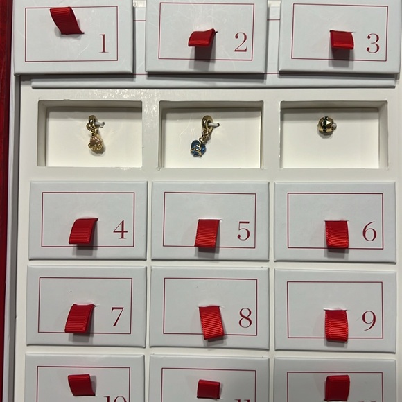 Tablet 12 Days of Christmas Bracelet Set - Picture 4 of 9